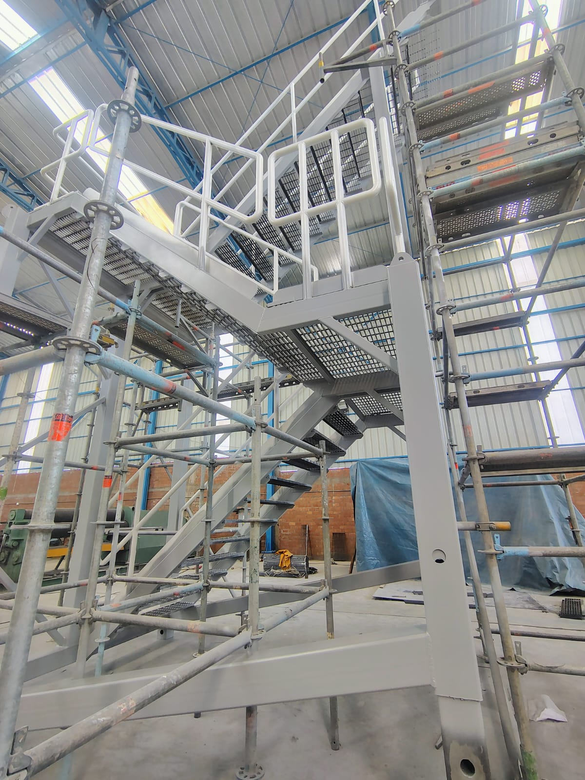 Proyecto de fabricacion y montaje de estructuras